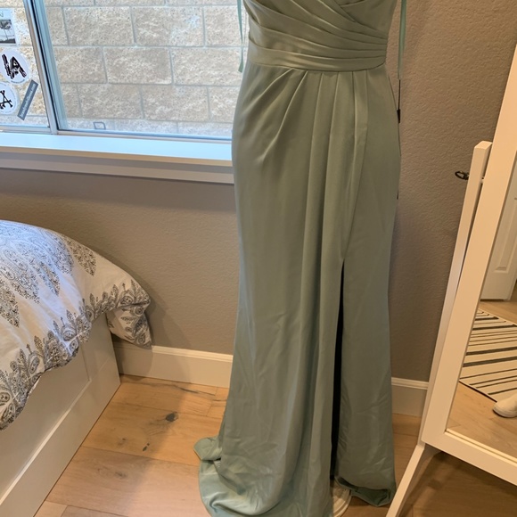 Faviana Evening Dress Size 4 - Picture 6 of 6